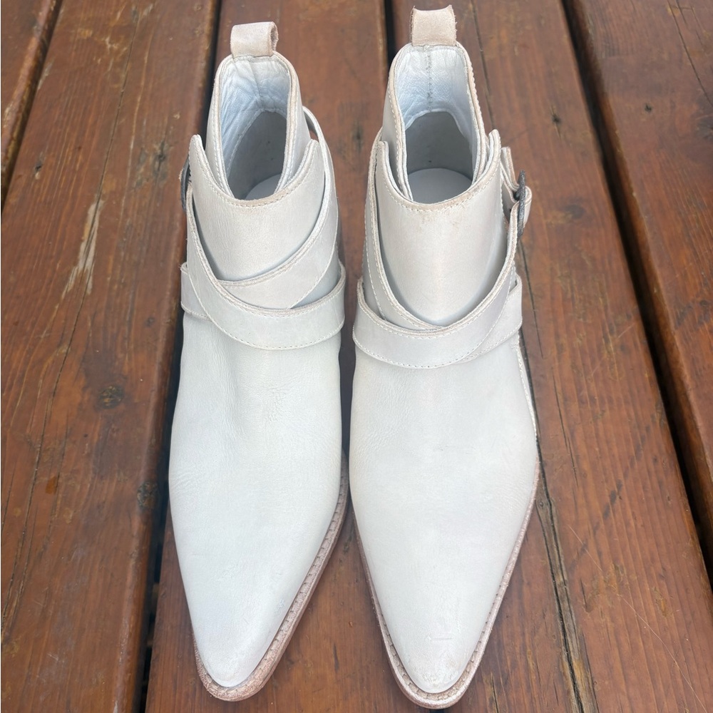 Free People Back Loop White Leather Western Ankle Boots | 39 - Picture 4 of 9